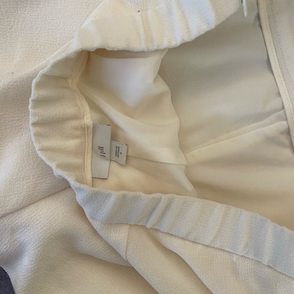 White pants stretch - Picture 5 of 5